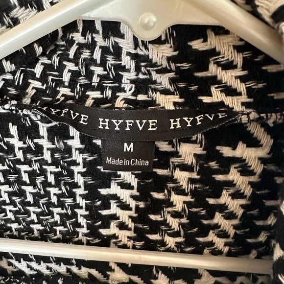 HYFYVE • Houndstooth Wrap Jacket • Medium/light weight • Pockets - Picture 4 of 6